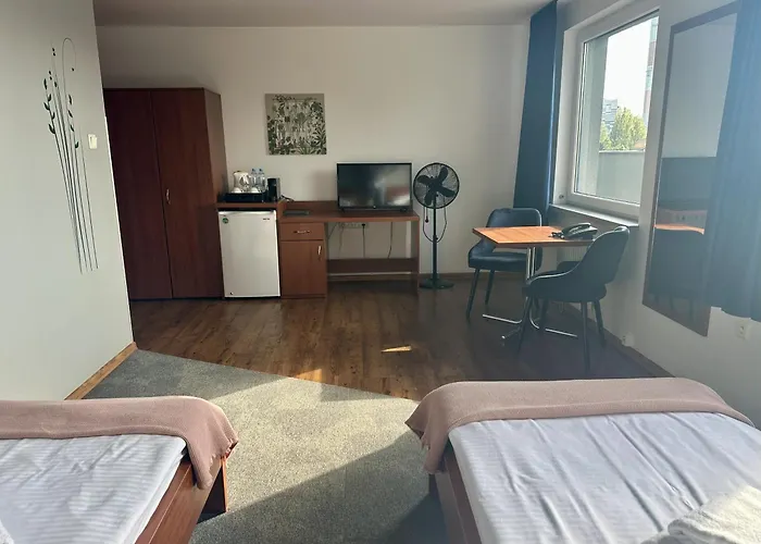 Gosciniec Promus זברזה